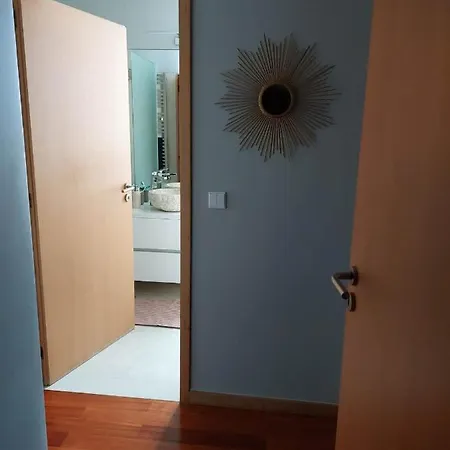 En Face De La Azurara