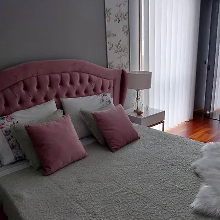 En Face De La Apartment *