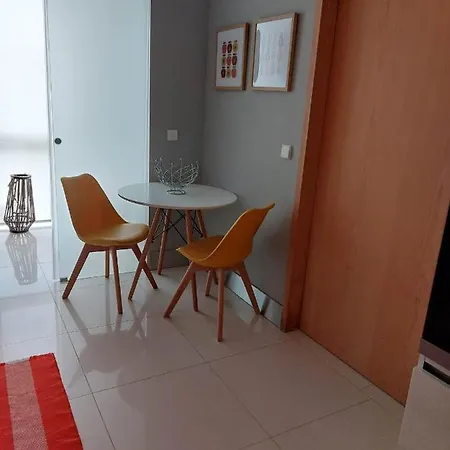 En Face De La Azurara