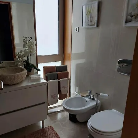 En Face De La Apartment *