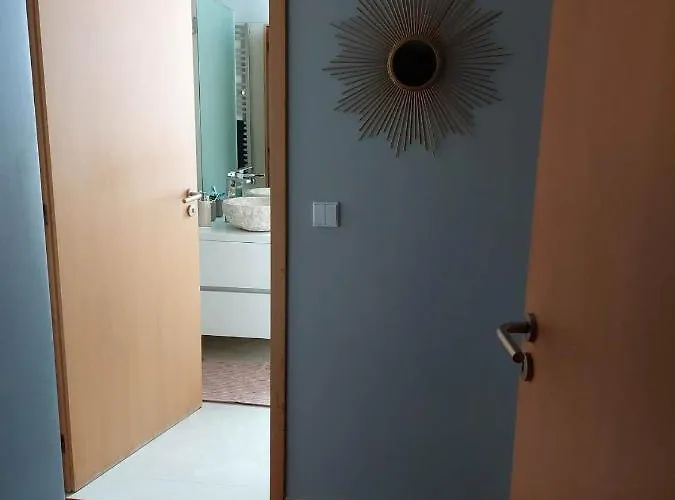 En Face De La Azurara