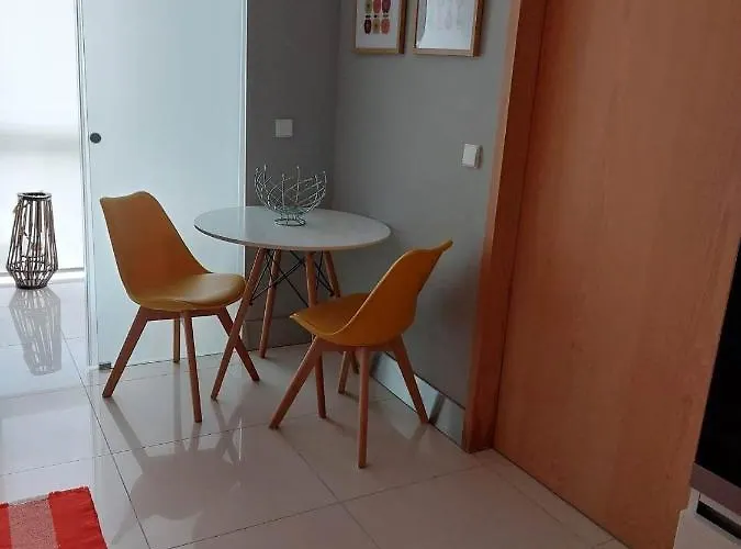 En Face De La Azurara