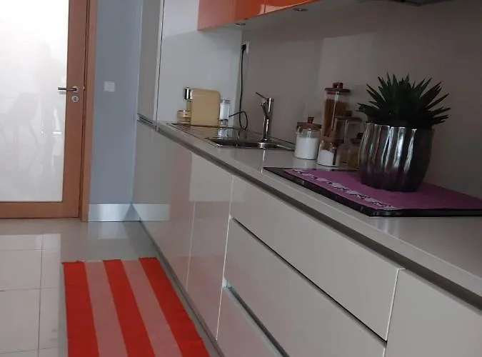 En Face De La Azurara